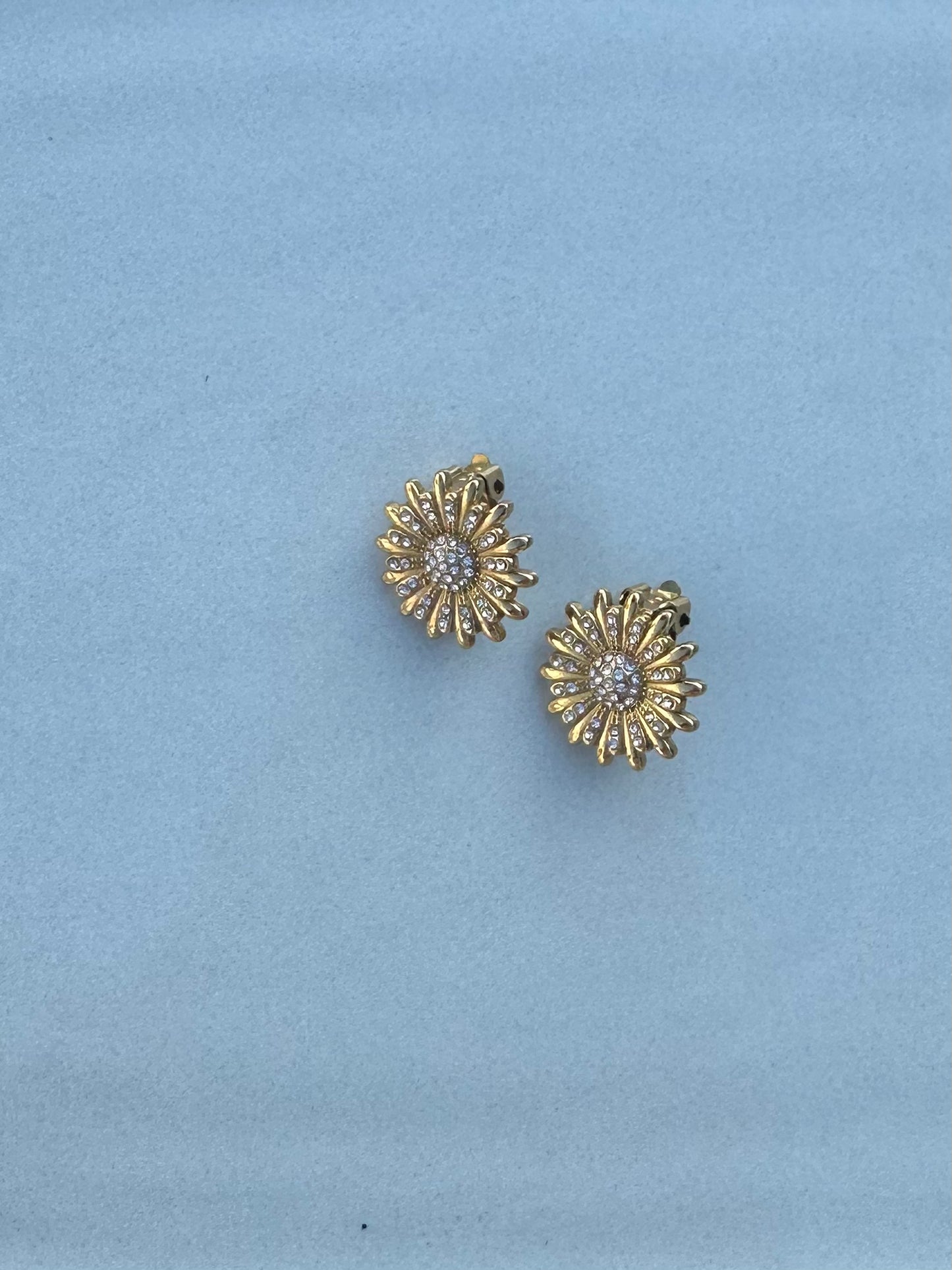 The Bianca Gold Flower Clip On