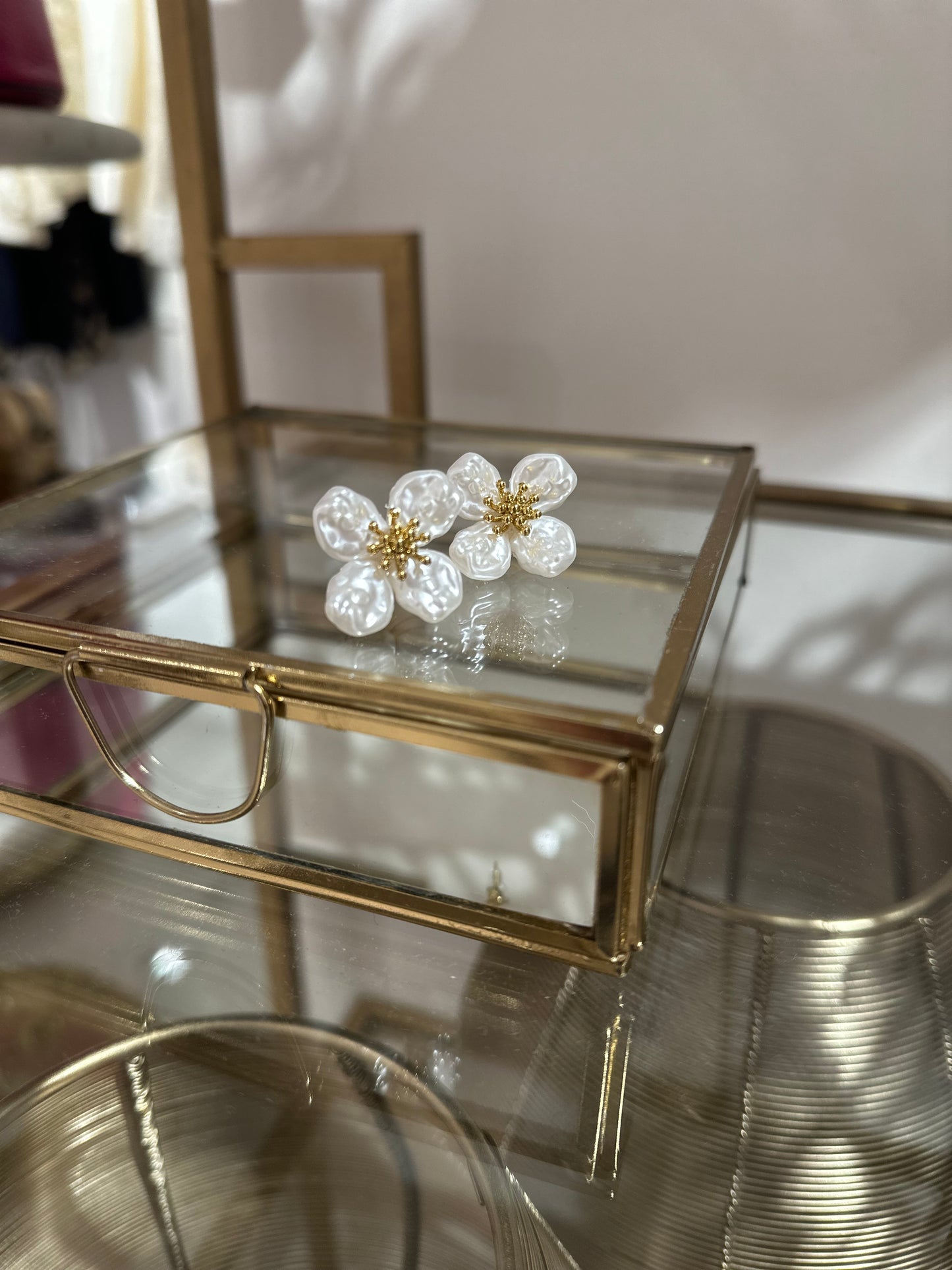 Rachel Pearl Flower Earring