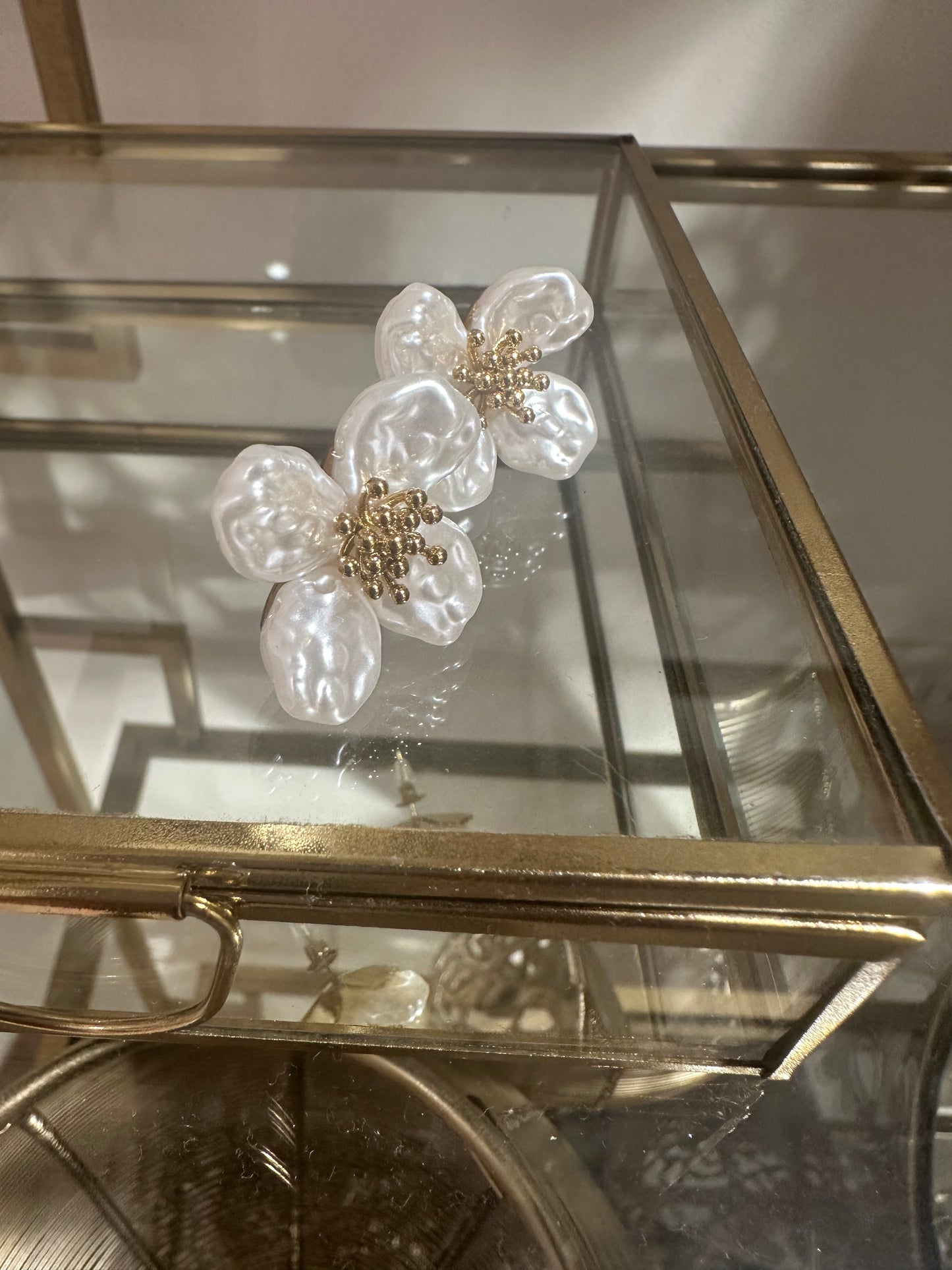 Rachel Pearl Flower Earring