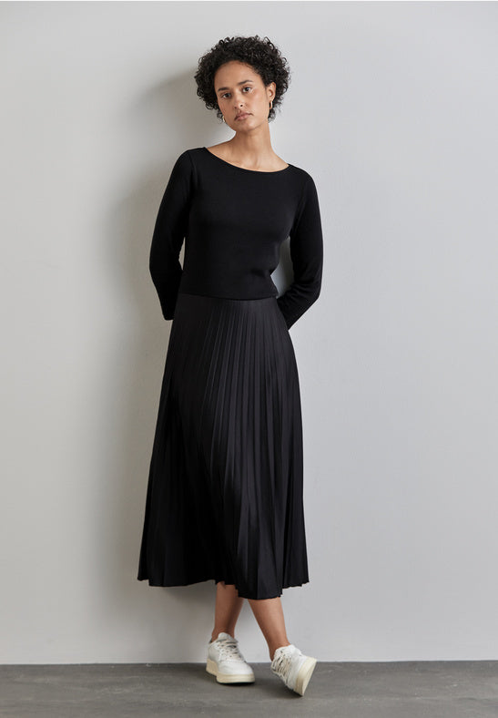 Matte Mix Black Plissee Dress by Street One