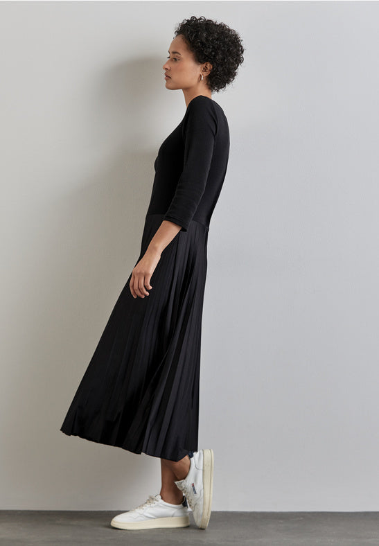 Mat Mix Plissee Dress by Street One