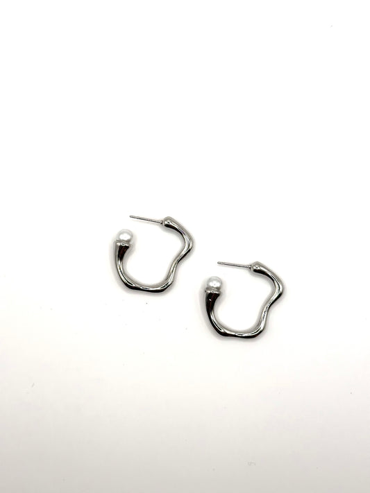 Silver Water Pearl Earring